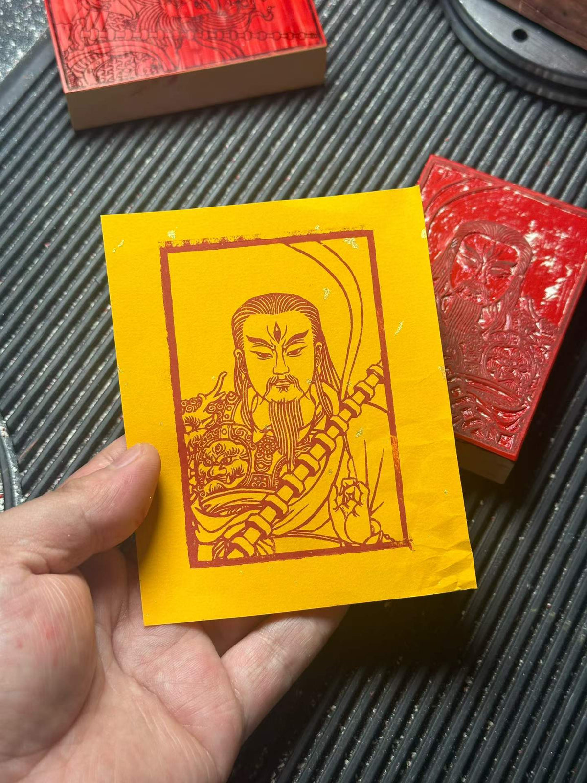 雷祖篆刻神像朱砂成像與純金諱字細節